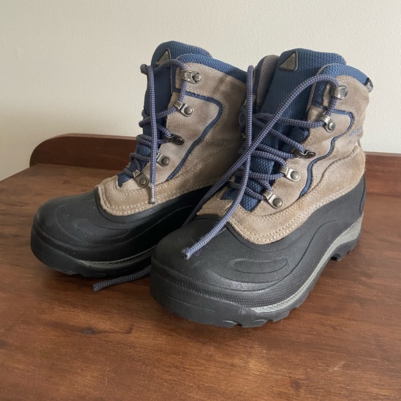 Women’s Columbia Winter Boots - Picture 1 of 5
